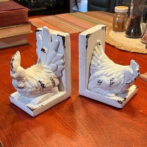 White Distressed Ceramic Hen Bookends - Pair